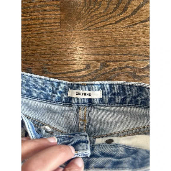GRLFRND Helena Short in Kiki Womens Size 25 Light-wash Distressed Jean G0800 - Picture 4 of 10
